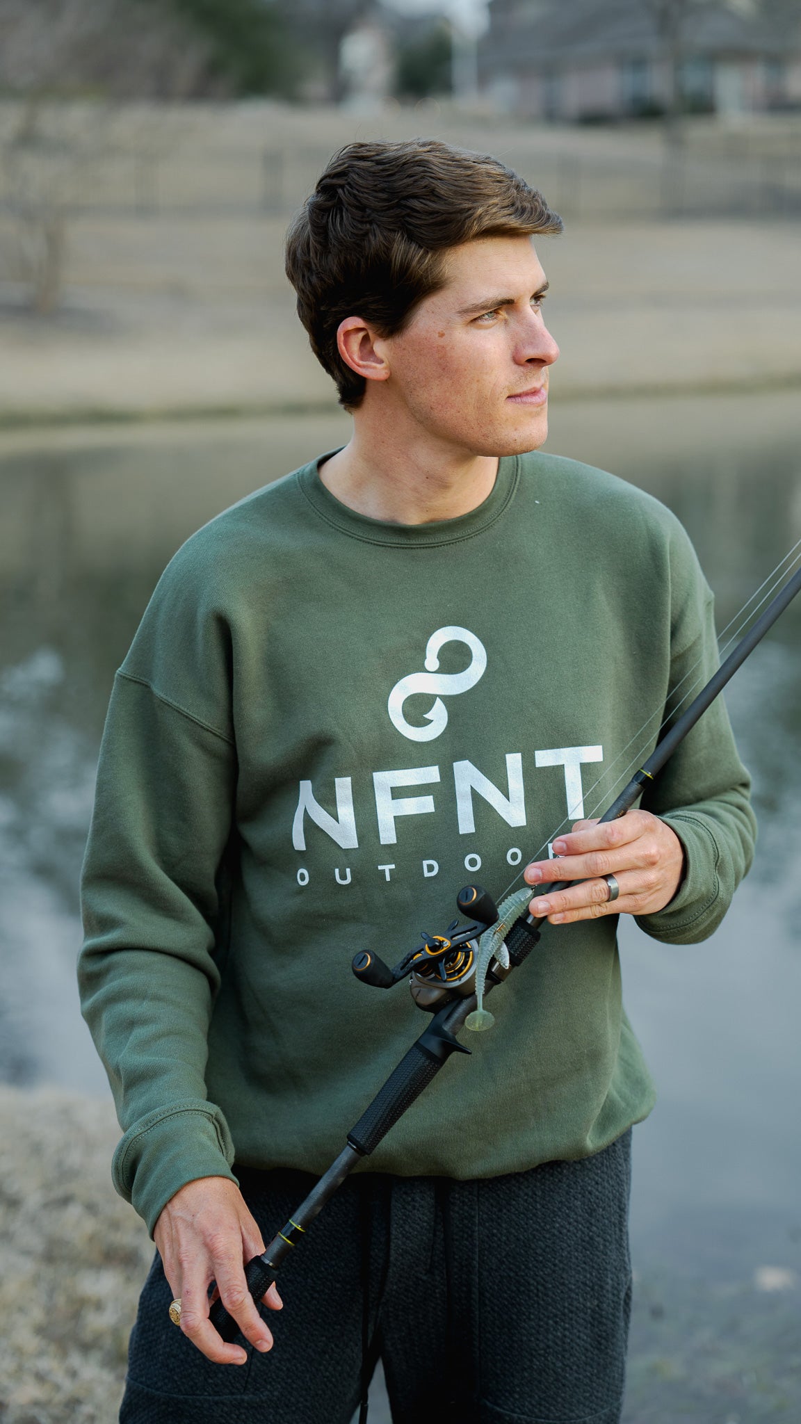 Pullover Sweatshirt in Military Green