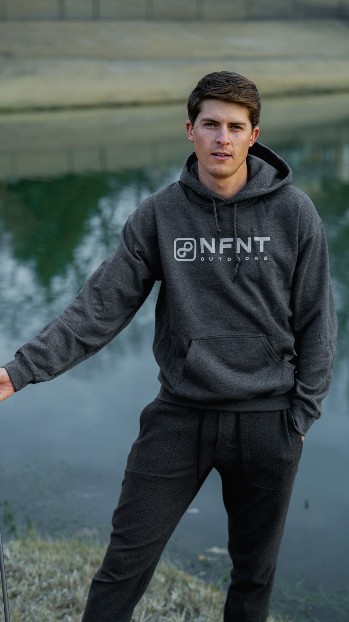 – in Heather Outdoors NFNT Hoodie Gray Classic